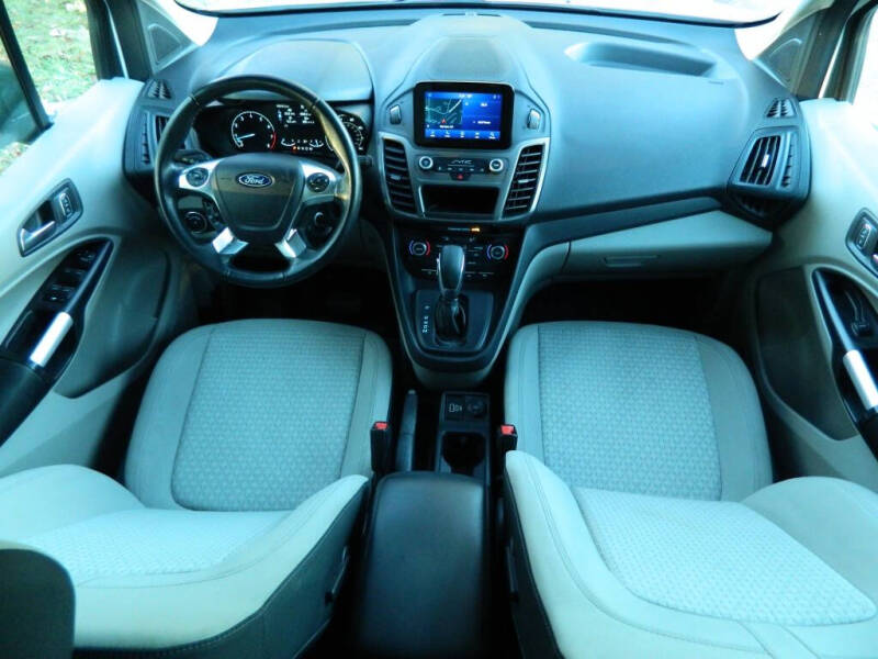 2022 Ford Transit Connect XLT