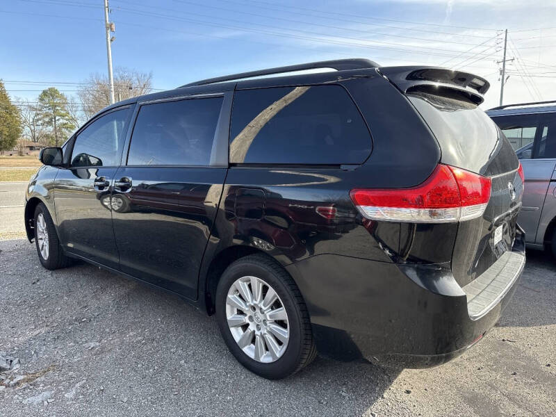 2014 Toyota Sienna XLE 7-Passenger