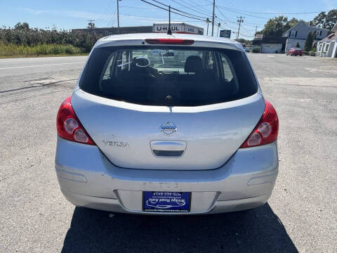2009 Nissan Versa 1.8 S