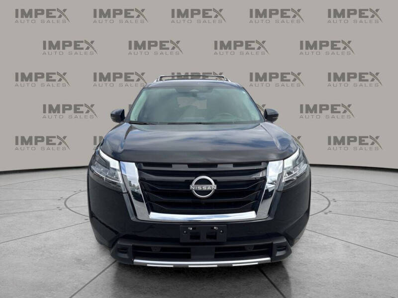2023 Nissan Pathfinder Platinum