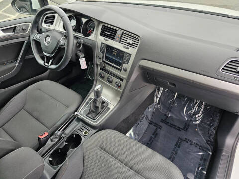 2017 Volkswagen Golf