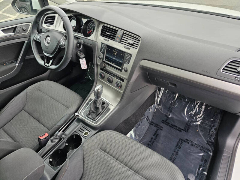 2017 Volkswagen Golf