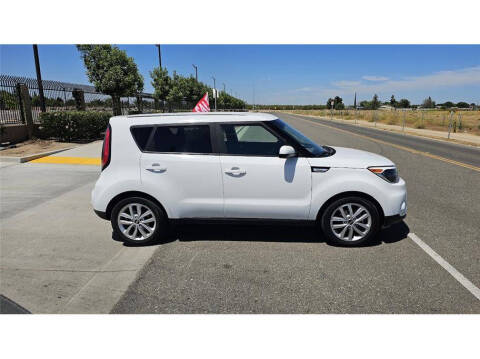 2017 Kia Soul +