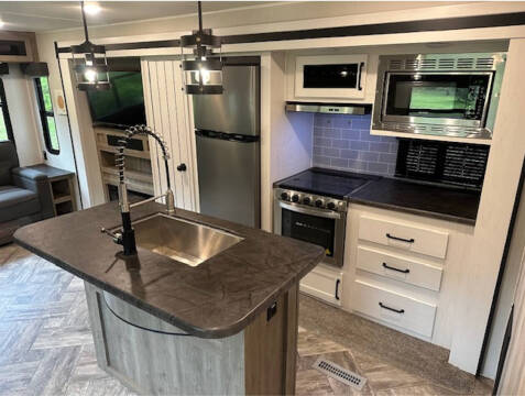 2023 Forest River Puma Palomino 31RLQS
