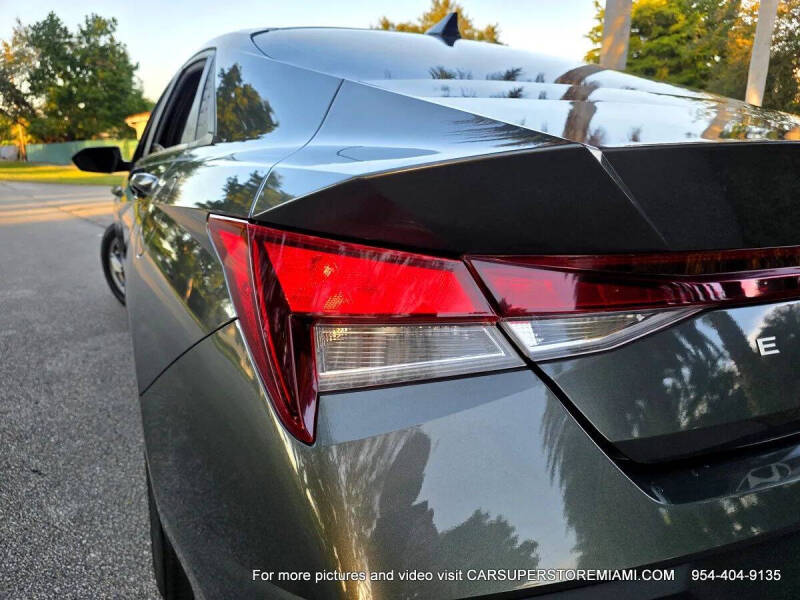 2024 Hyundai Elantra SE