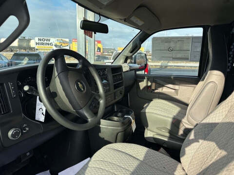 2025 Chevrolet Express 2500