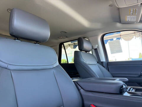 2026 Ford Expedition MAX Active