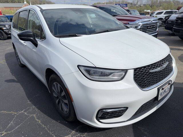2024 Chrysler Pacifica Plug-In Hybrid Select