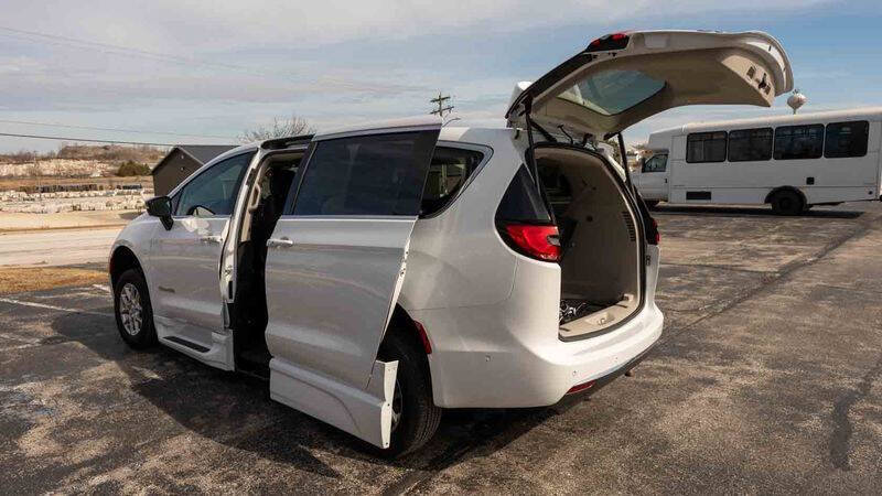 2024 Chrysler Pacifica Touring L