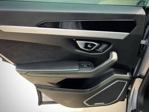 2022 Lamborghini Urus