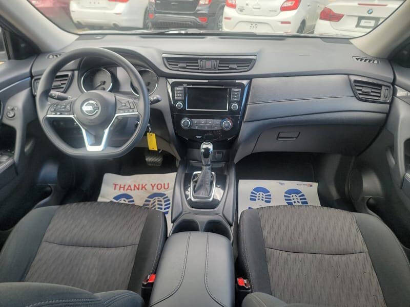 2020 Nissan Rogue SV