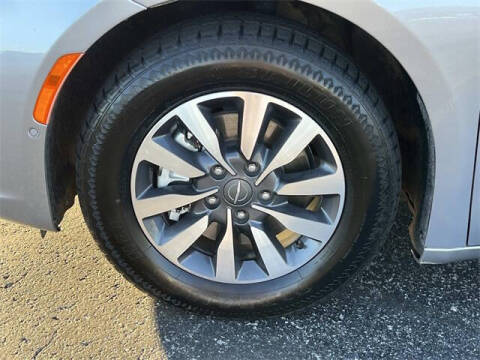 2021 Chrysler Pacifica Hybrid Touring L