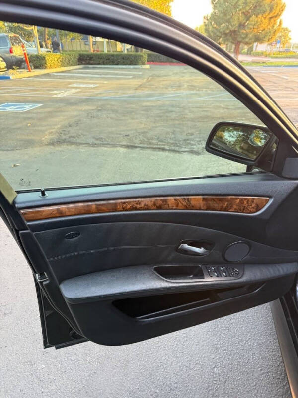 2008 BMW 5 Series 550i