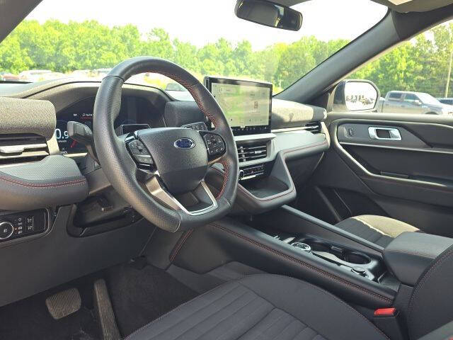 2025 Ford Explorer ST-Line