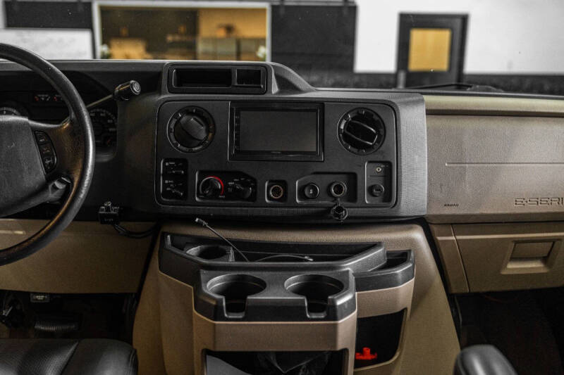 2010 Ford E-Series E-350 SD XLT