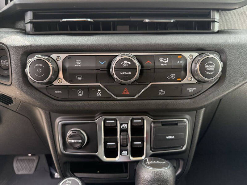 2025 Jeep Gladiator Sport S