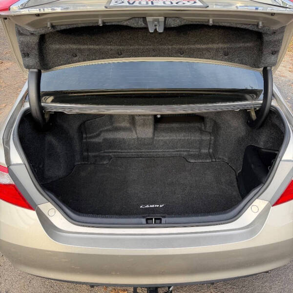 2015 Toyota Camry Hybrid XLE