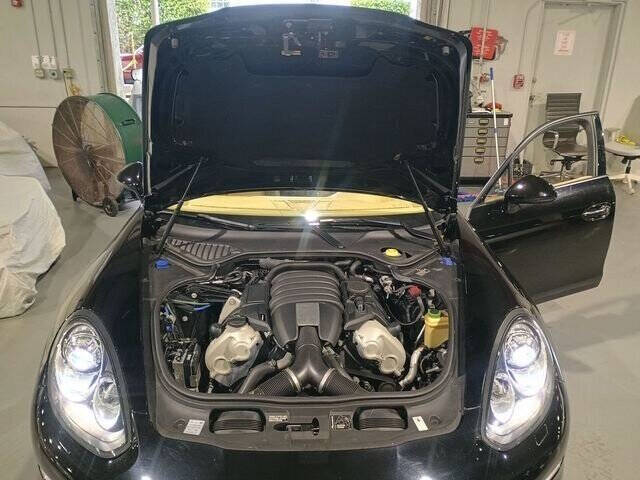 2014 Porsche Panamera 13