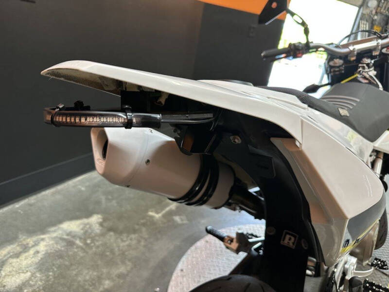 2019 Husqvarna® 701 Supermoto