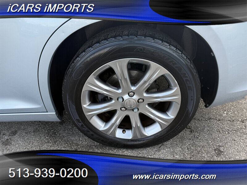 2013 Chrysler 300 Glacier Edition