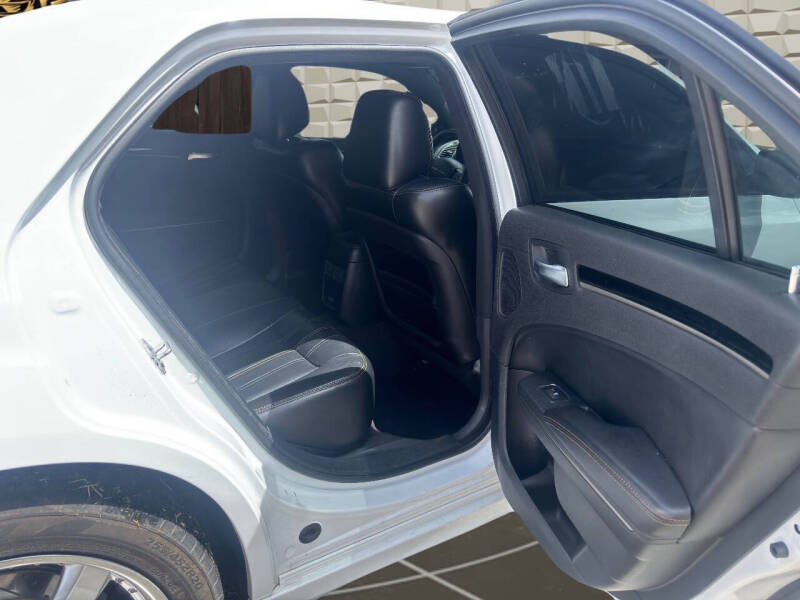 2016 Chrysler 300 S