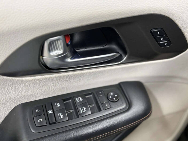 2020 Chrysler Pacifica Touring L 35th Anniversary