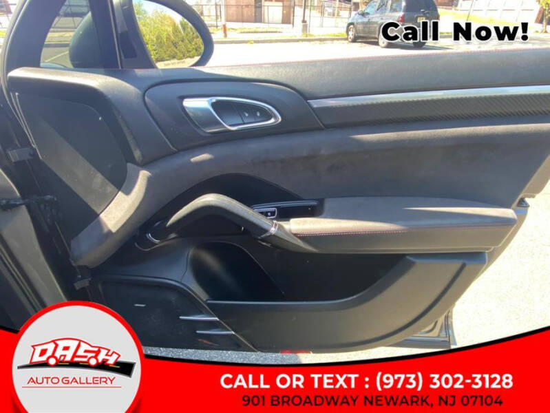 2013 Porsche Cayenne GTS