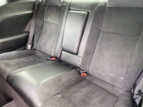 2016 Dodge Challenger R/T Plus