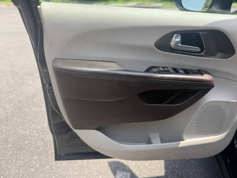 2017 Chrysler Pacifica Touring