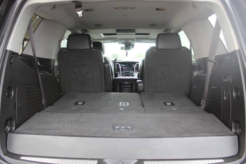 2017 Cadillac Escalade Luxury