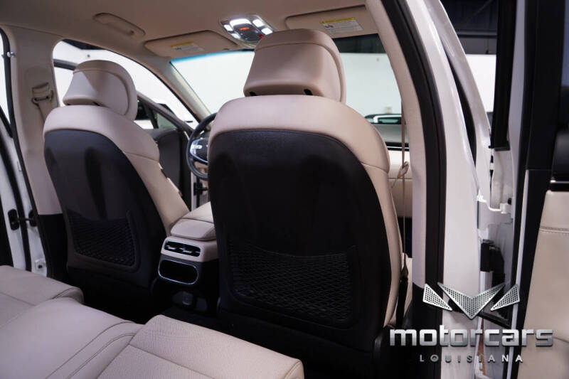 2022 Genesis GV70 2.5T Standard