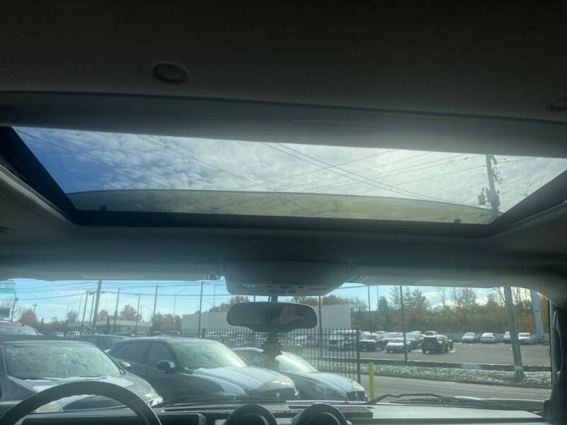 2005 HUMMER H2 Lux Series