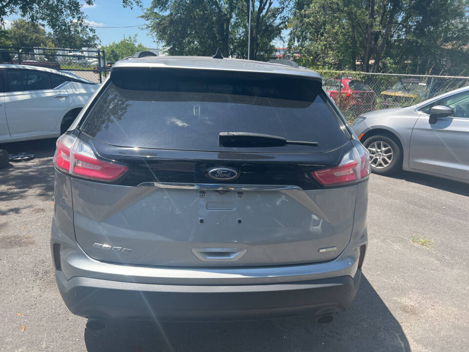 2020 Ford Edge SE photo 5