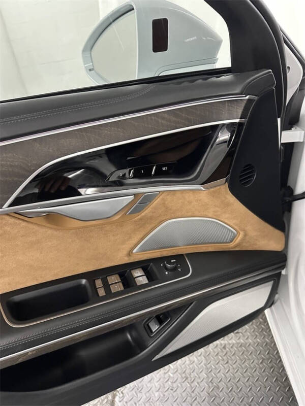 2021 Audi A8 L quattro 60 TFSI