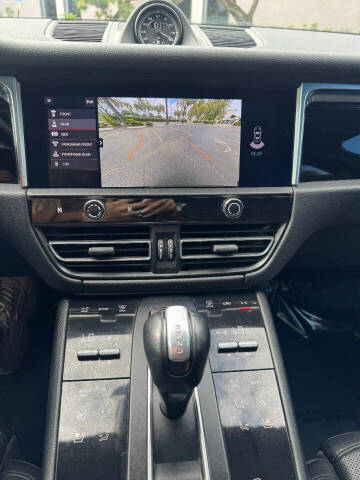 2023 Porsche Macan T