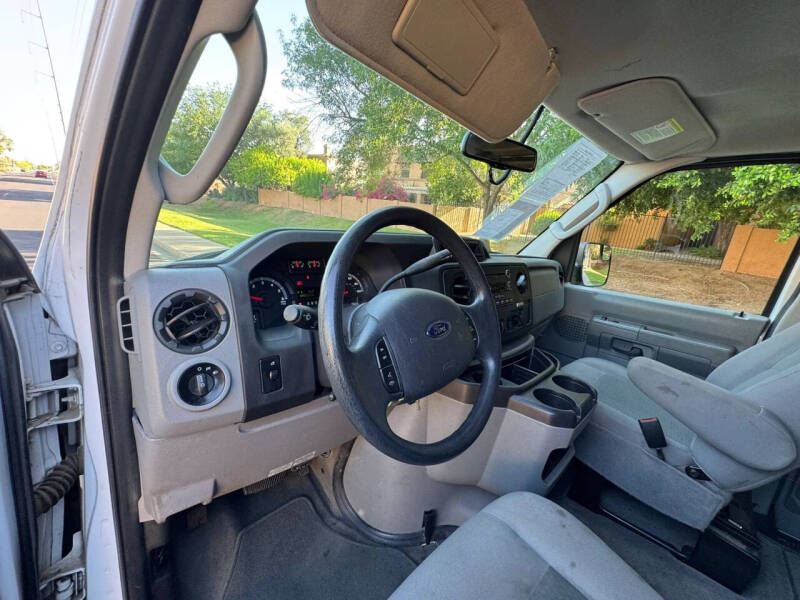 2014 Ford E-Series E-150 XLT