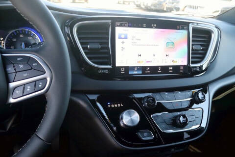 2026 Chrysler Voyager LX