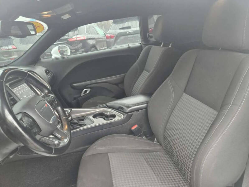 2021 Dodge Challenger SXT