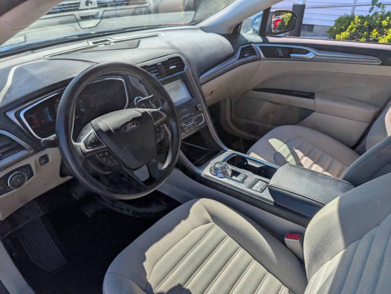 2019 Ford Fusion Hybrid SE