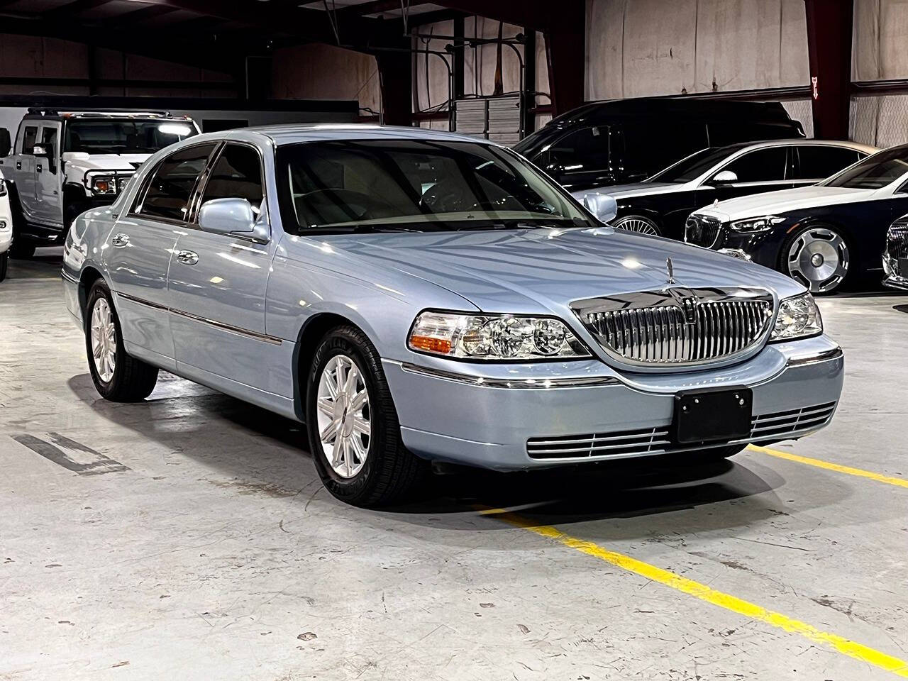 2010 Lincoln Town Car for sale at Carnival Car Company in Victoria, TX