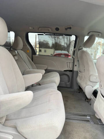 2012 Toyota Sienna