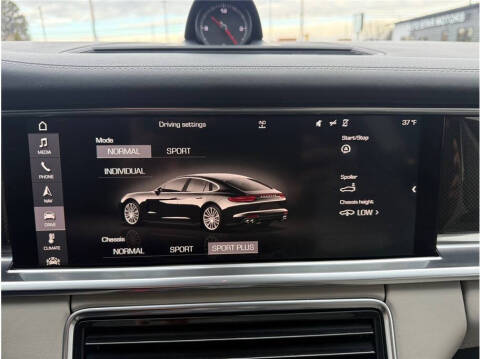 2017 Porsche Panamera 4S