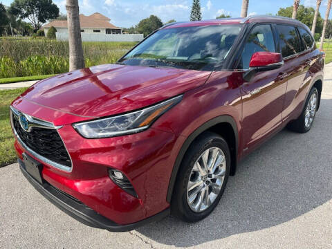 2020 Toyota Highlander Hybrid for sale at CLEAR SKY AUTO GROUP LLC in Land O Lakes FL