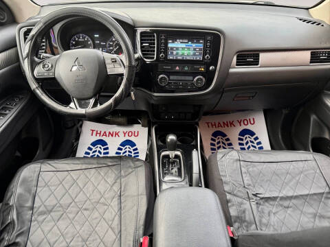 2017 Mitsubishi Outlander ES