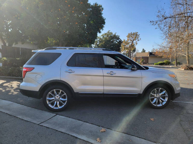 2015 Ford Explorer XLT photo 6