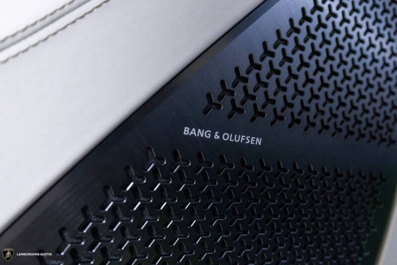 2024 Lamborghini Urus S