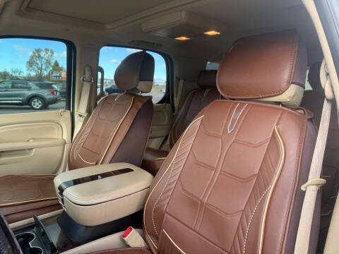 2010 Cadillac Escalade Luxury