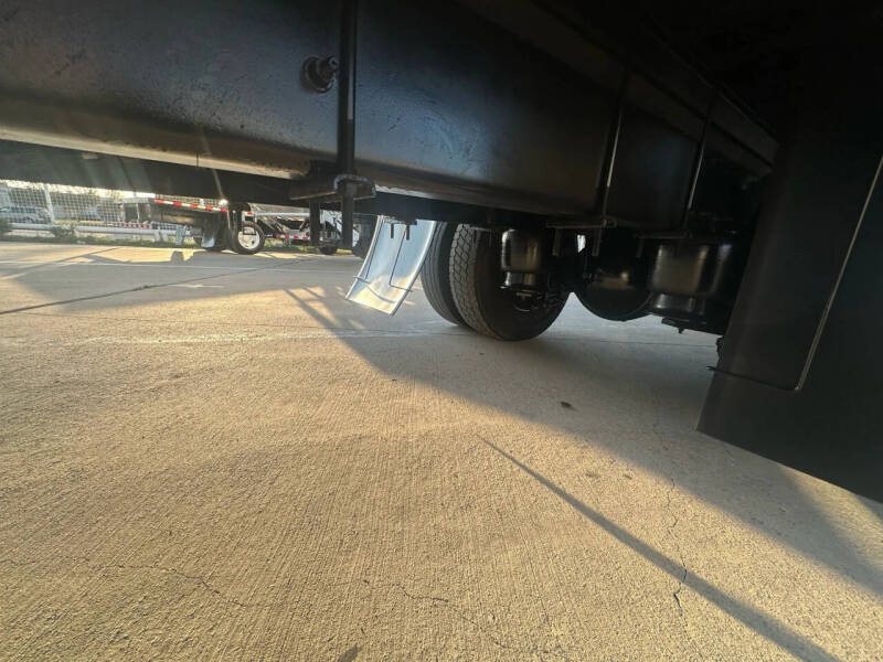 2020 Freightliner M2 106