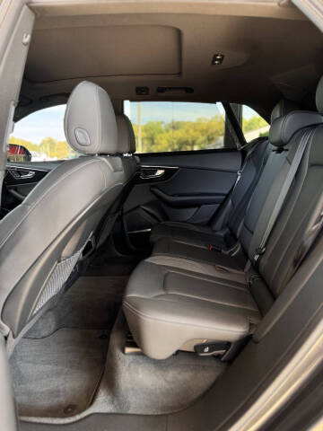 2019 Audi Q8 quattro Prestige 55 TFSI