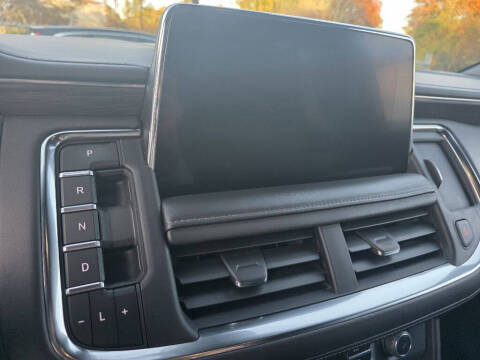 2023 Chevrolet Suburban LT